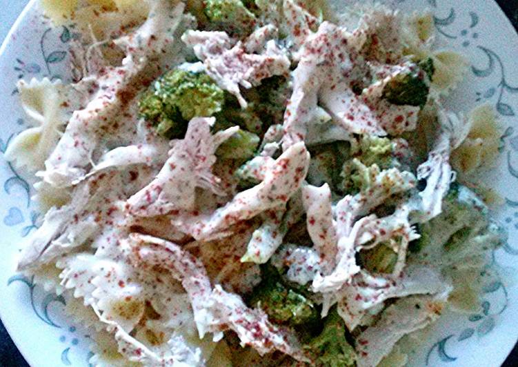 Spicy & Sour Fettuccine Alfredo w/ Chicken Spicy & Sour Fettuccine Alfredo w/ Chicken