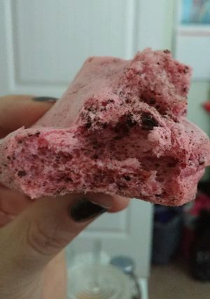 A picture of Low Carb Raspberry Chocolate Meringue Cookies.