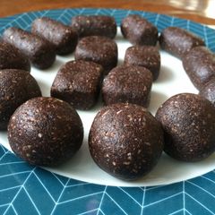 A picture of Choco Walnut Truffle Balls With Left Over Cake.