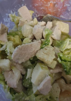 Una foto de Ensalada de pollo