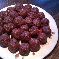 A picture of Swedish chocolate balls.