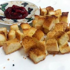 A picture of LG PARMESAN CROUTON.