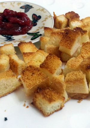 A picture of LG PARMESAN CROUTON.