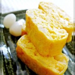 A picture of Tamagoyaki with Rakkyo Pickles For Bento or Breakfast.