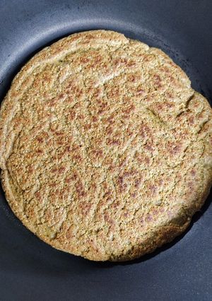 Una foto de Tortilla express a la sartén 💪🏻 4 ingredientes