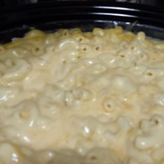 A picture of Creamy mac n cheese.