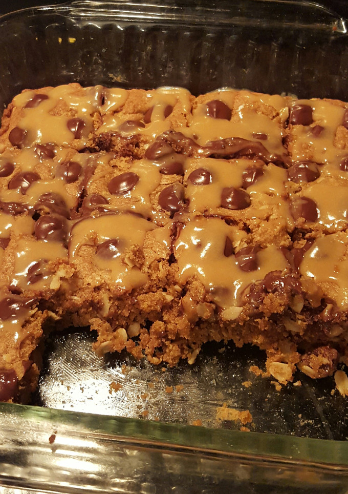 A picture of Peanut Butter Bars.