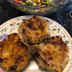 A picture of T bone pork chop.