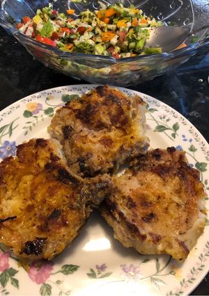 A picture of T bone pork chop.