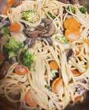 Espaguetis con verduras cremoso