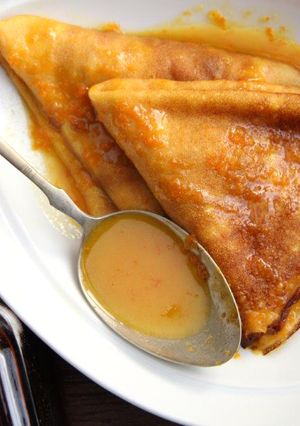 Crépes suzette (francia narancslikőrös palacsinta) recept fotója