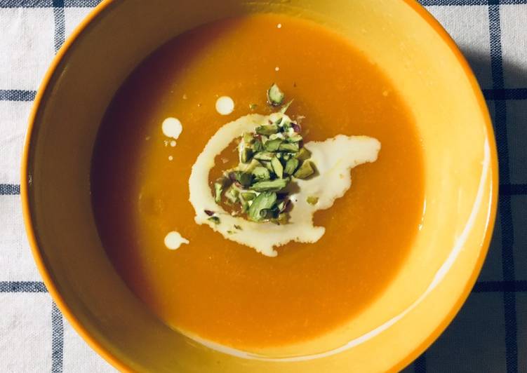 Pumpkin soup top with double cream and pistachio⛺️