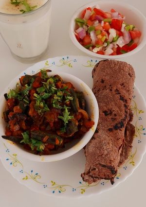 ભીંડા નું શાક(Bhinda nu Shak recipe in Gujarati) રેસીપી મુખ્ય ફોટો