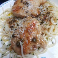 A picture of Chicken Piccata.