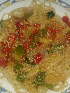 Una foto de Espaguetis con verduras