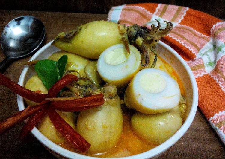 Cara mudah memasak Kare Cumi Dan Telur Puyuh (#Pr2_Masakanbersantan) yang Bikin Ngiler