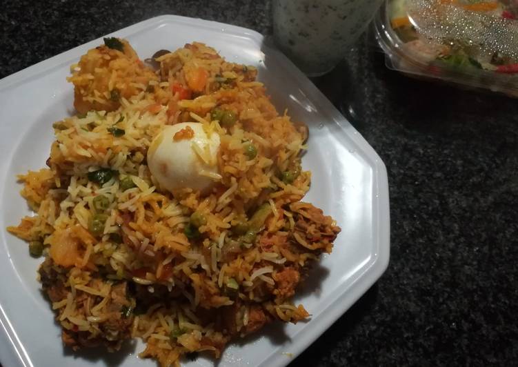 Step-by-Step Guide to Prepare Homemade Chicken Akhni (Pilau)