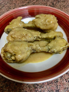 Una foto de Jamoncitos de pollo con limón y miel en olla rápida