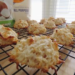 A picture of Coconut Macaroons.