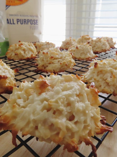 A picture of Coconut Macaroons.