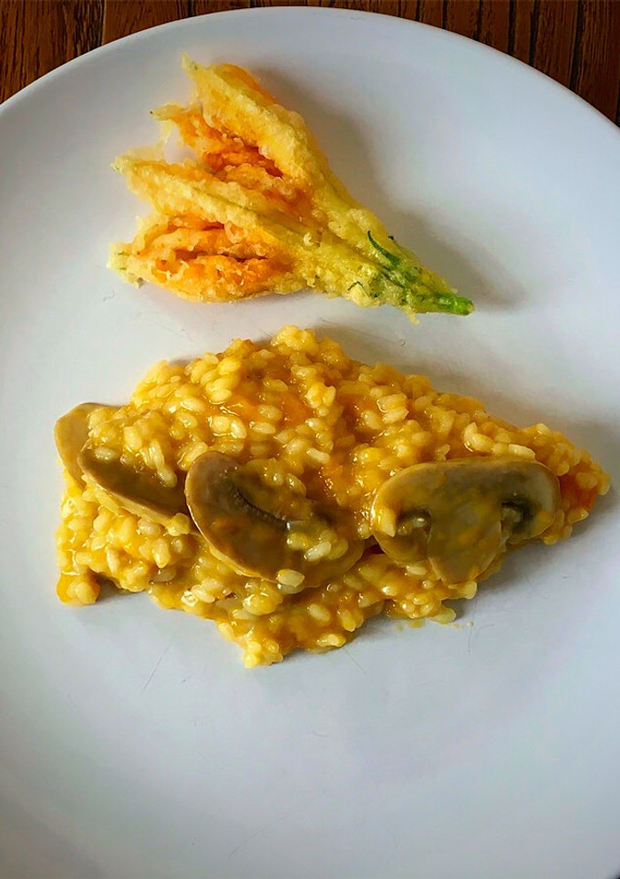 Una foto de Risotto de calabaza y champiñones
