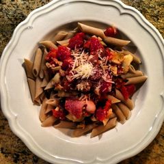 A picture of Bacon, Tomato & Artichoke Pasta.