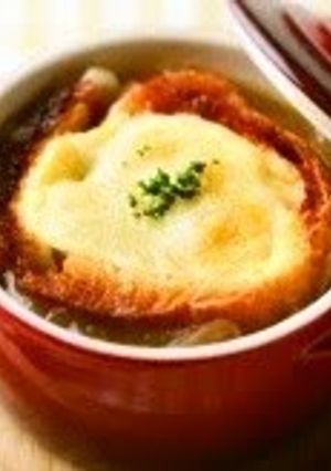A picture of Easy Onion Gratin Soup.