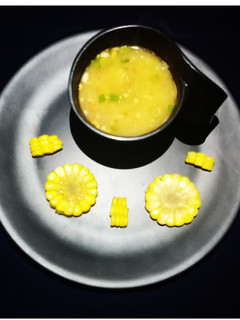 સ્વીટ કોર્ન સૂપ (Sweet Corn Soup Recipe In Gujarati) રેસીપી મુખ્ય ફોટો