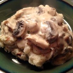 A picture of Chicken Stroganoff.
