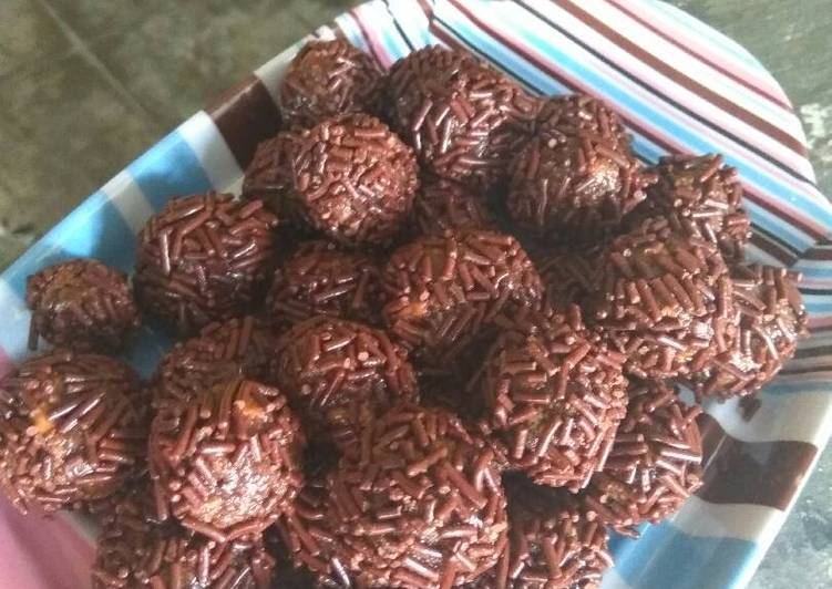 Bola marie cokelat