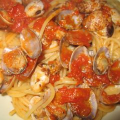 A picture of Seafood! Spaghetti alle Vongole Rosso.