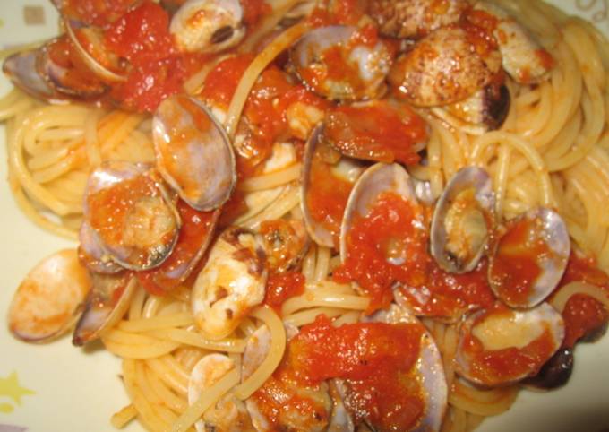 Recipe of Super Quick Homemade Seafood! Spaghetti alle Vongole Rosso