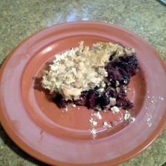 A picture of Strawberry/blueberry Crumble.