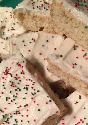 A picture of Easy Cream Cheese Sugar Cookie Bars.