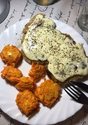 Una foto de Croquetas de zanahoria y queso🧀🥕