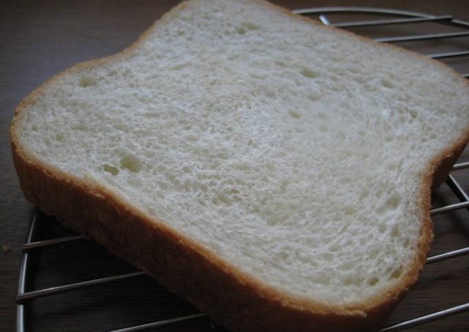 Rice Flour Sandwich Bread Made in a Bread Machine