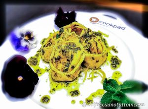 Foto di Tortelli di Trota con Pesto liquido di Menta, Prezzemolo e Limone