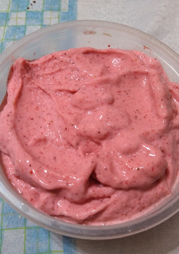 Una foto de Helado de frutilla (sin azúcar)