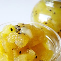 A picture of Apple and Kiwi Honey Jam.