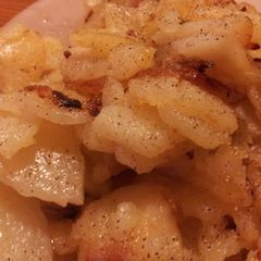 A picture of Fried potatoes.