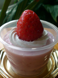 A picture of Easy Strawberry Yogurt Mousse.
