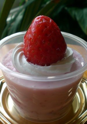 A picture of Easy Strawberry Yogurt Mousse.