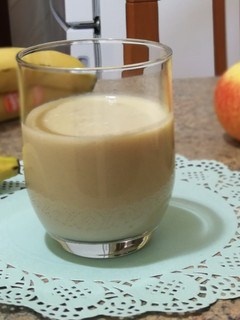 Una foto de Lassi tres frutas