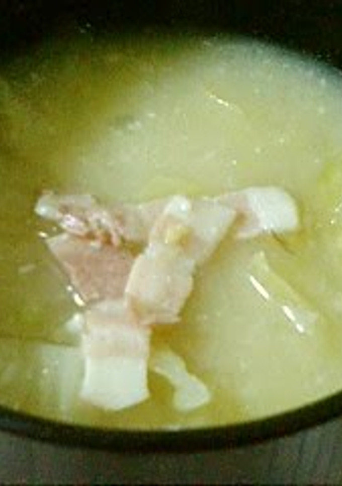 A picture of Spring Cabbage and Bacon Miso Soup.