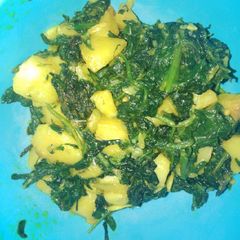 A picture of Aloo palak.