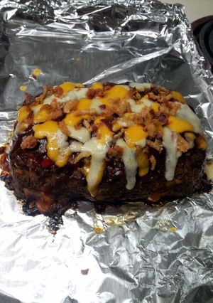 A picture of Cheesy bbq bacon meat loaf.