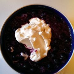 A picture of Blueberry Yoghurt Oatmeal.