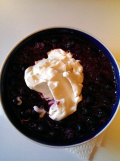 A picture of Blueberry Yoghurt Oatmeal.