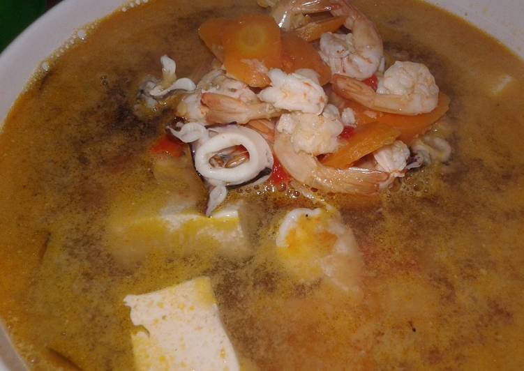 Tomyam Seafood Tahu Pedas Wow, Under 25 K