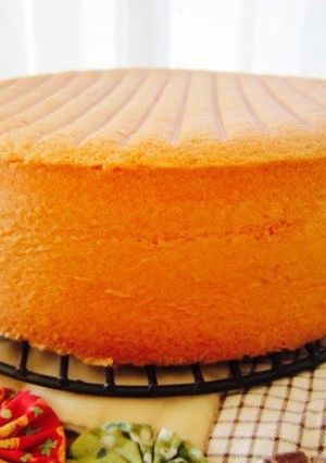 A picture of Fluffy Genoise Sponge Cake.